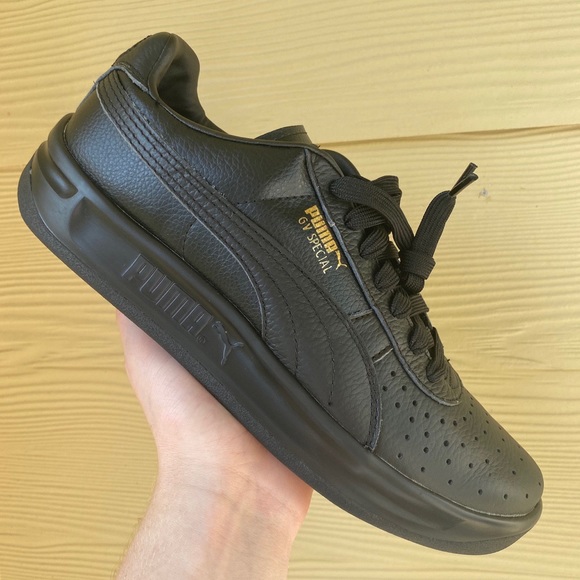 mens all black puma shoes